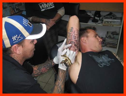 davey-wear-tattoo-blog-3. Added some pics from yesterday's latest addition, 